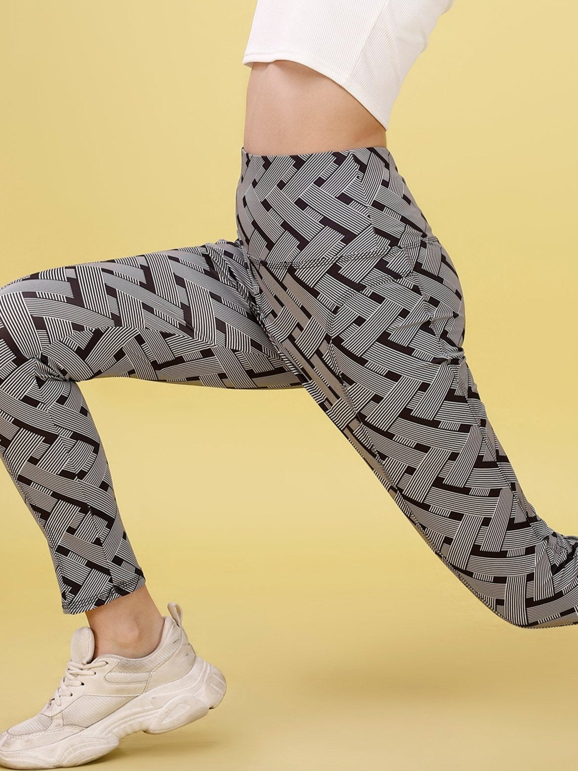 New Print Charcoal Chex Tight Legging For Women